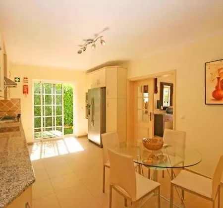 Vale Do Garrao Sleeps 8 Pool Air Con Vila *