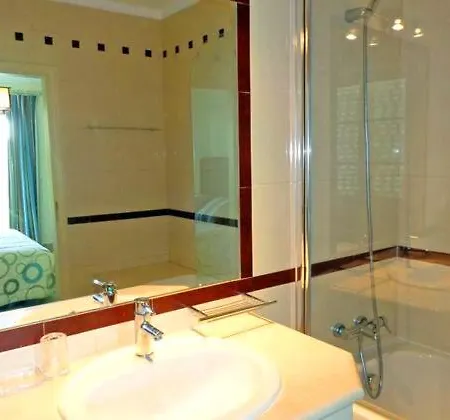 Vale Do Garrao Sleeps 8 Pool Air Con